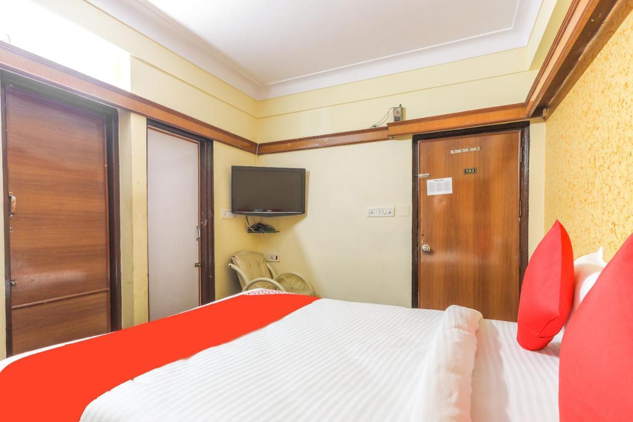 Oyo 62194 Pleasure Palace Hotel Indore Bagian luar foto