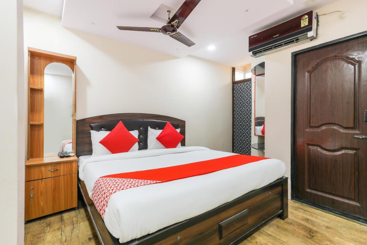 Oyo 62194 Pleasure Palace Hotel Indore Bagian luar foto