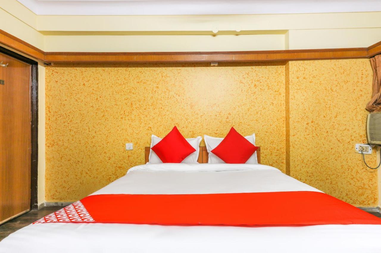 Oyo 62194 Pleasure Palace Hotel Indore Bagian luar foto