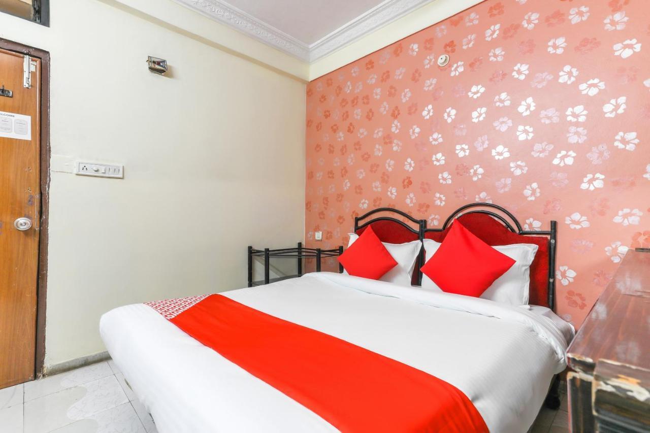 Oyo 62194 Pleasure Palace Hotel Indore Bagian luar foto